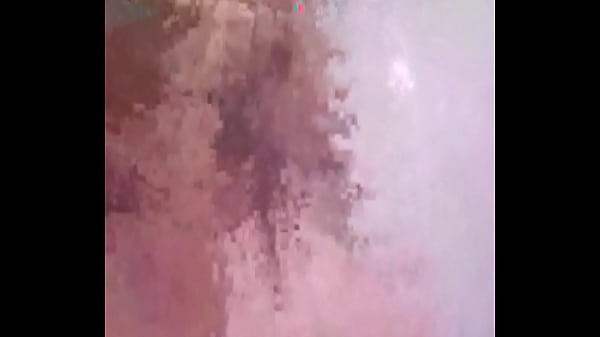 Ele queria ficar de pau duro e pediu para eu enfiar o dedo no meu cu para deixar o pau duro 