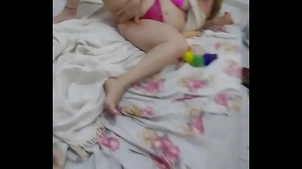 a xota cheia de leite!