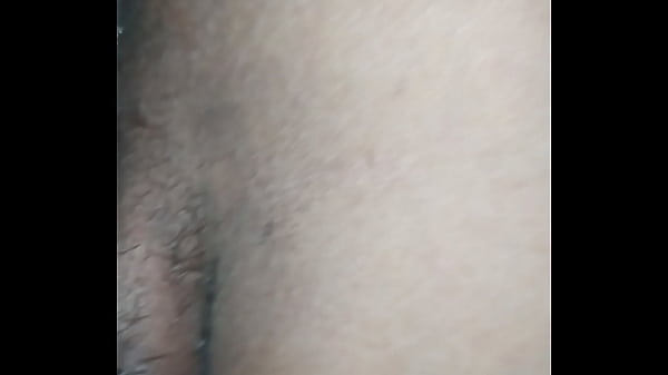 Moreninha putinha aberta com bucetinha e cuzinho arrega&ccedil;ados  