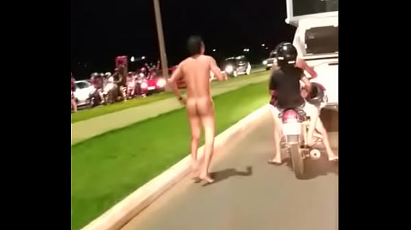 Torcedor do Flamengo festeja vit&oacute;ria de seu time