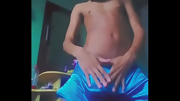 Novinho brasileiro com pau grosso cabe&ccedil;udo  