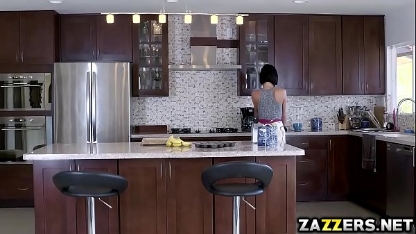 Buddy Hollywood feeds Veronica Avluv his huge cock