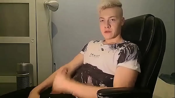 Cute British Guy Wanks For Half An Hour And Cums