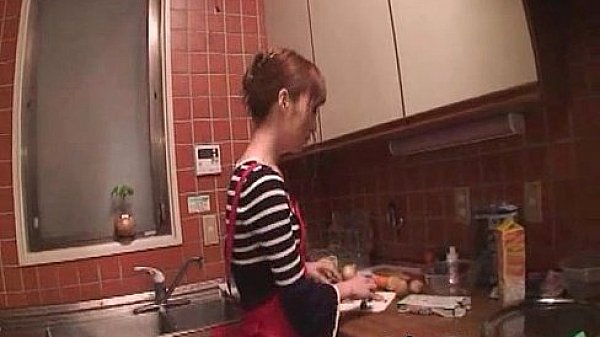 Sexy asian babe gets a shower