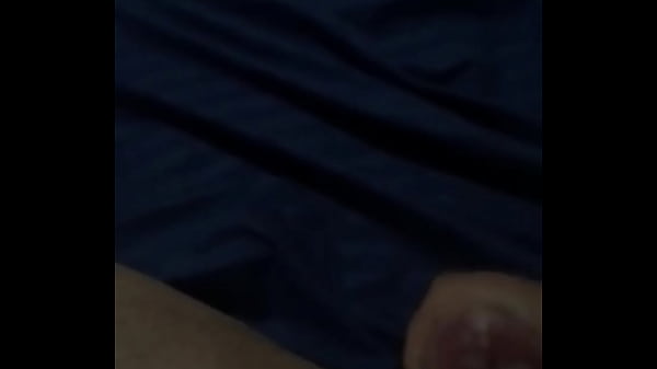 Gordinho batendo punheta