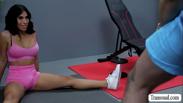 Nasty TS babe Avery Lust is ready to be fucked hard by Cliff Jensen in the gym.Epic pounding is about to wilde