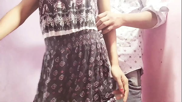 देसी हॉट गर्ल अपने दोस्त के साथ होटल में चूद गही 