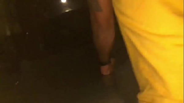 Magrinha faz sexo na rua  