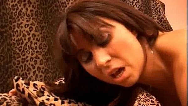 Amateur chicks licking and fisting pussy