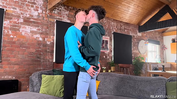 Alexis Returns To Flip Fuck