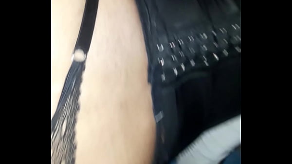 Siendo penetrada por macho mo4boso