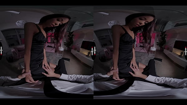 DARK ROOM VR - Modelling From Head To Toe 