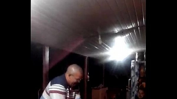 gordo n&atilde;o v&ecirc; o pau mas tenta!!!!