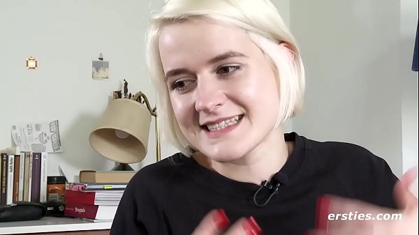 Sexy British Babe Intense Orgasm Squirt