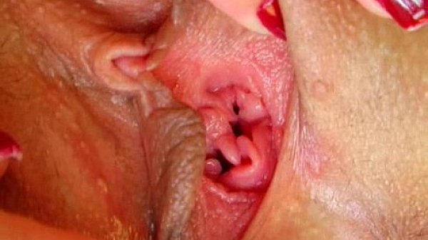 Give Me Pink Busty Tera Bond shaves her pussy and rides a toy