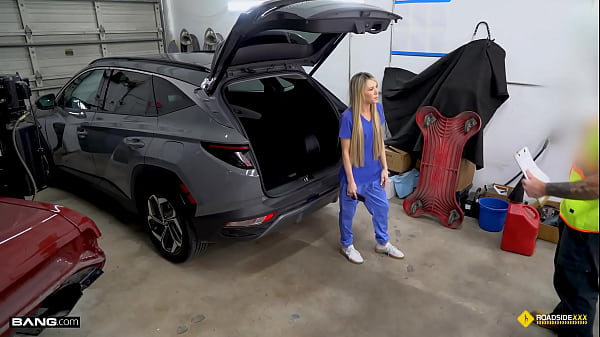 Roadside XXX - Ashley Tee Gets Her Car Fixed By Fucking