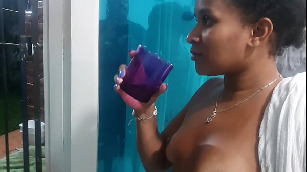 Putinhas em festa fechada no condominio do guaruja