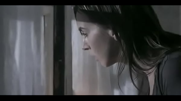 Plumpy ass naked scene by the Hollywood actress