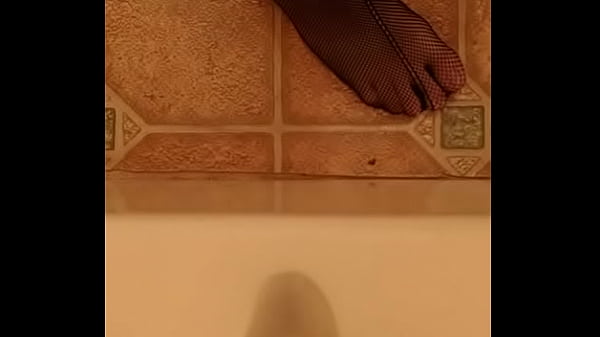 Roughanalboy vs. 9 inches