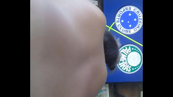 Mulher sentando gostoso  