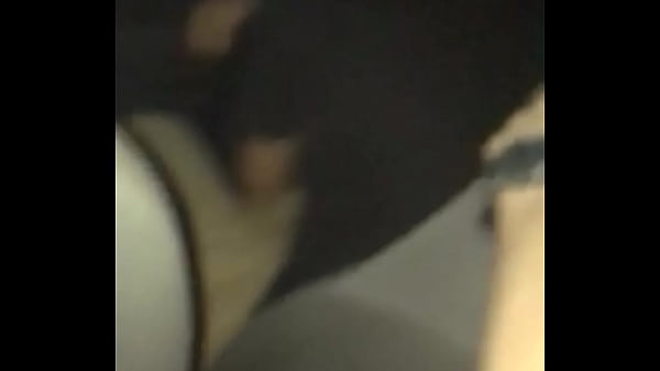 homens brancos acordam o amigo na porta do condominio no edson queiroz fortaleza