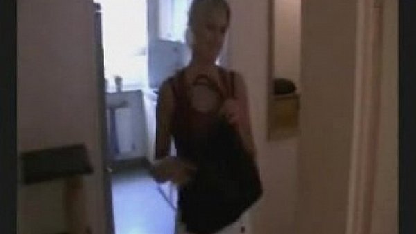 Loirinha deliciosa fazendo de tudo com o namorado