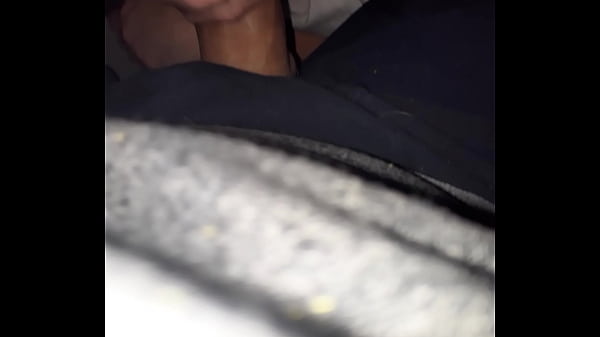 Amateur Ann sucks deep in front seat  