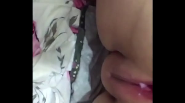 Moreno comendo branquinha no pelo e gozandk