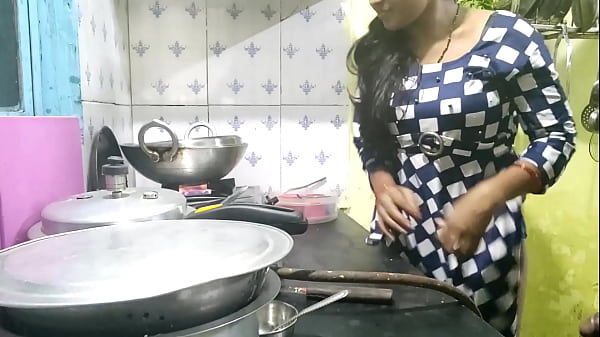 मालकिन घर पर नही थी तभी मालिक ने काम वाली को चोदा( वॉयस)