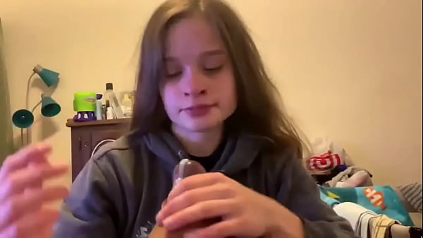 Lesbian friend gives me sloppy head