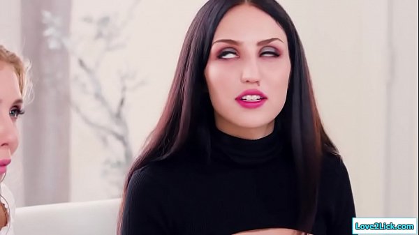 Blonde asks a friend for help to get r. on her bf.They kiss to make her bf jealous and she likes it.The brunette licks her pussy and facesits her