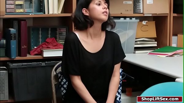 Female accomplice fucks LP officer to get her freedom