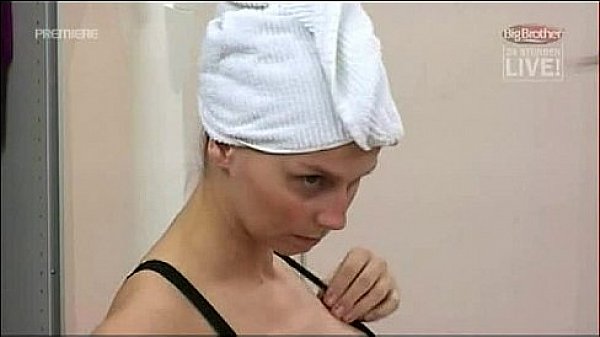 Bettie Ballhaus Shower