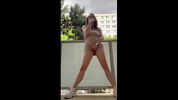 Big Tits MILF Shione Cooper Smoking on Balcony and Masturbate