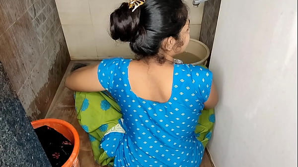 निखिल बेटे उपर से साबुन देदो मुझे जरा