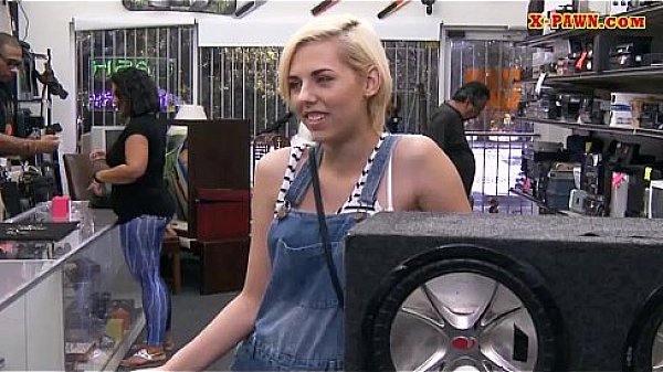 Blondie sells her BFs speaker and fucked