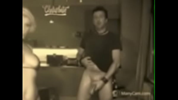 stijn and dokterdries are dance around the cam