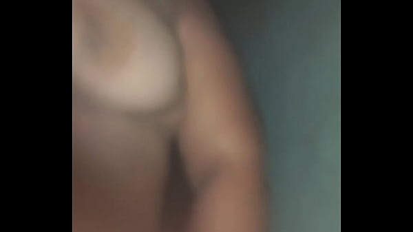 Yo no quer&iacute;a ya ya viendo la verga tiesa pues me anime