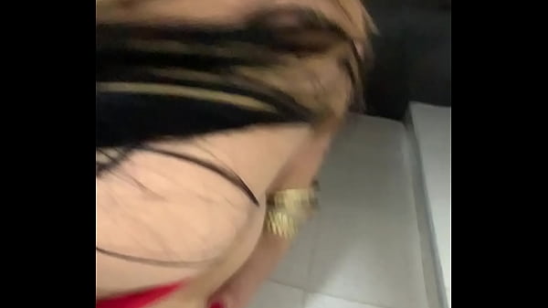 ESCANDALO profesora de la Universidad de Buenos Aires envia video sexual a su alumno  