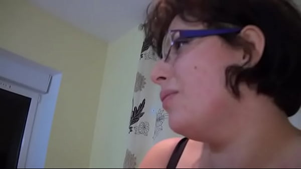 Two chubby milf dildo-fucking before sharing a cock for a FFM action