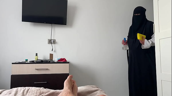 Arab Stepmom Fucks Stepson While Husband Is Not Home