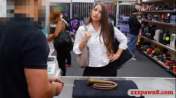 Phat ass woman screwed by pawn keeper