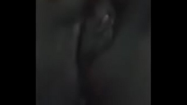 bbw plays with pussy