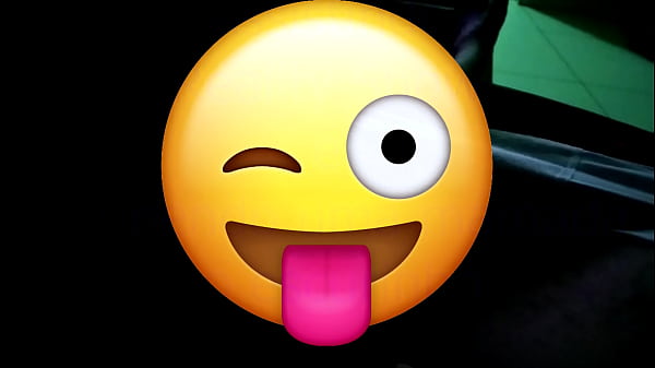 Pra ningu&eacute;m perceber, ela veio me mamar no escurinho  