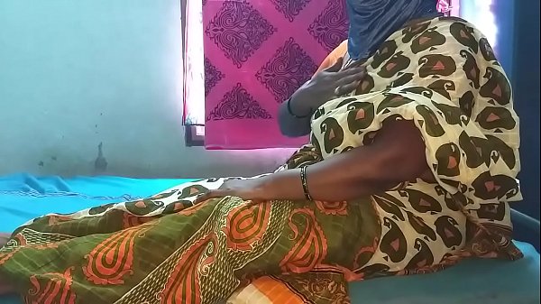 horny north indian  desi mature girl show boobs ass holes pussy holes on webcam  