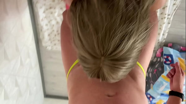 Mature cougar blowjob sucking semen  