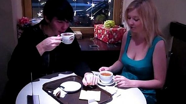 Lustful lady widens her legs 