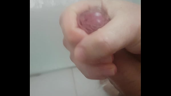 Gozando no chuveiro sjc