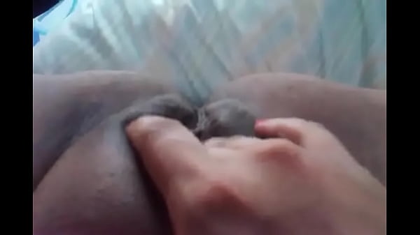 Que divino gime masturb&aacute;ndose en mi nombre.