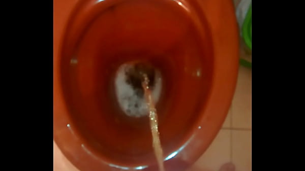 Mijada ap&oacute;s punheta 